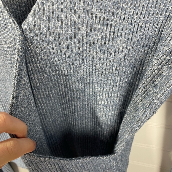 GAP Light Blue Long Sleeve Small Women’s - Picture 6 of 6